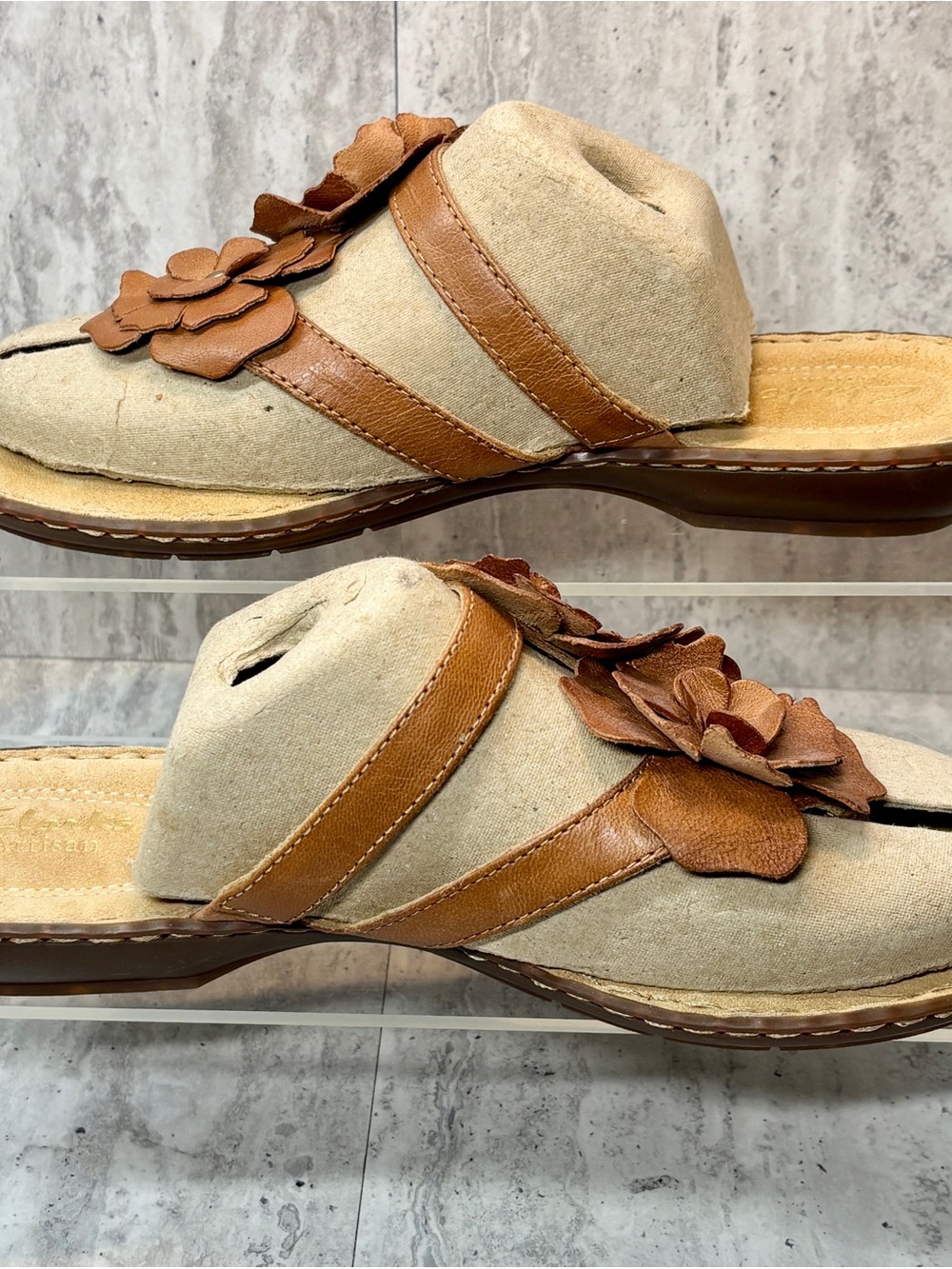 Clarks Brown Leather Flower Accent Comfort Sandals Sz 8M NEW